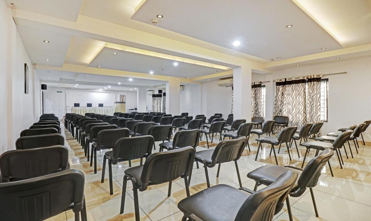 Treebo Symphony Hotels And Resorts Angamally Kizhake Chālakudi Εξωτερικό φωτογραφία